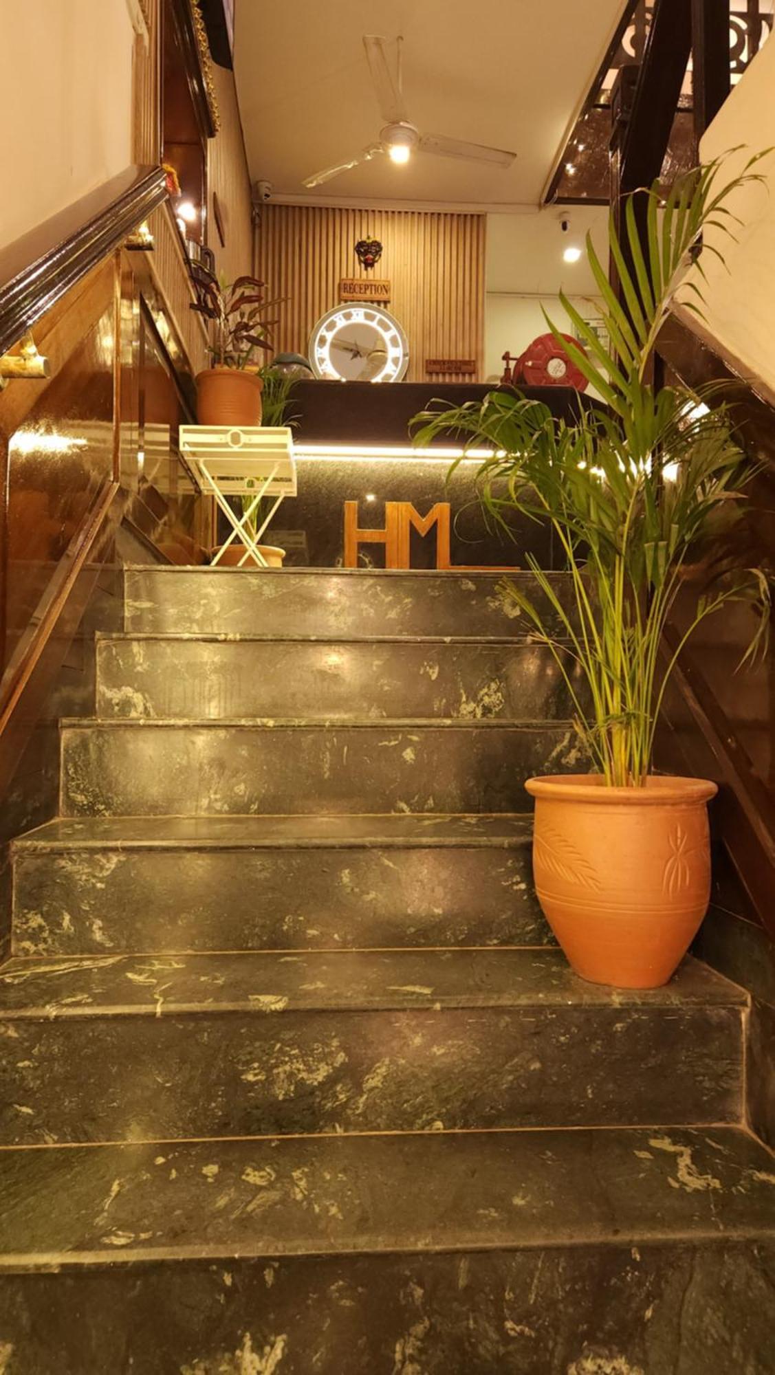 Hotel Vrs Inns Chandīgarh Екстериор снимка