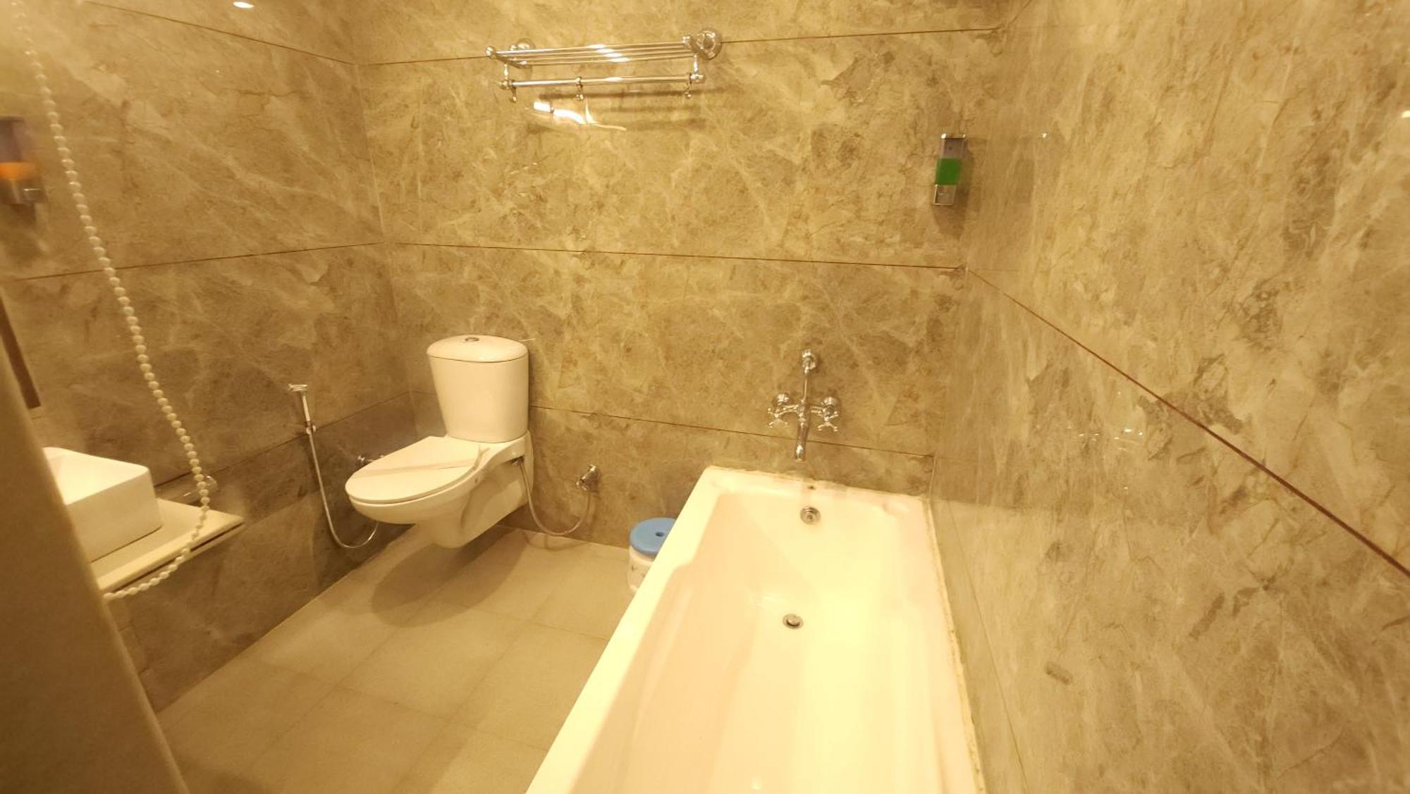 Hotel Vrs Inns Chandīgarh Екстериор снимка